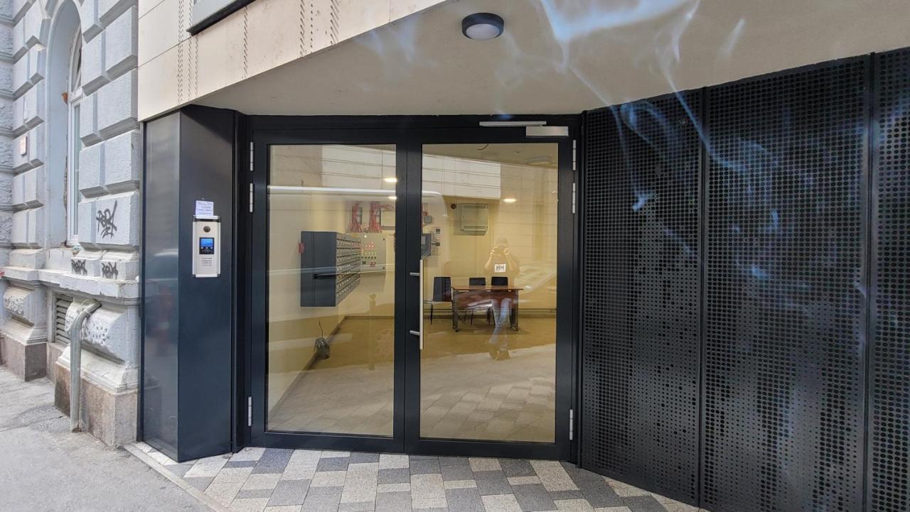 Mm D Home Apartment بودابست المظهر الخارجي الصورة